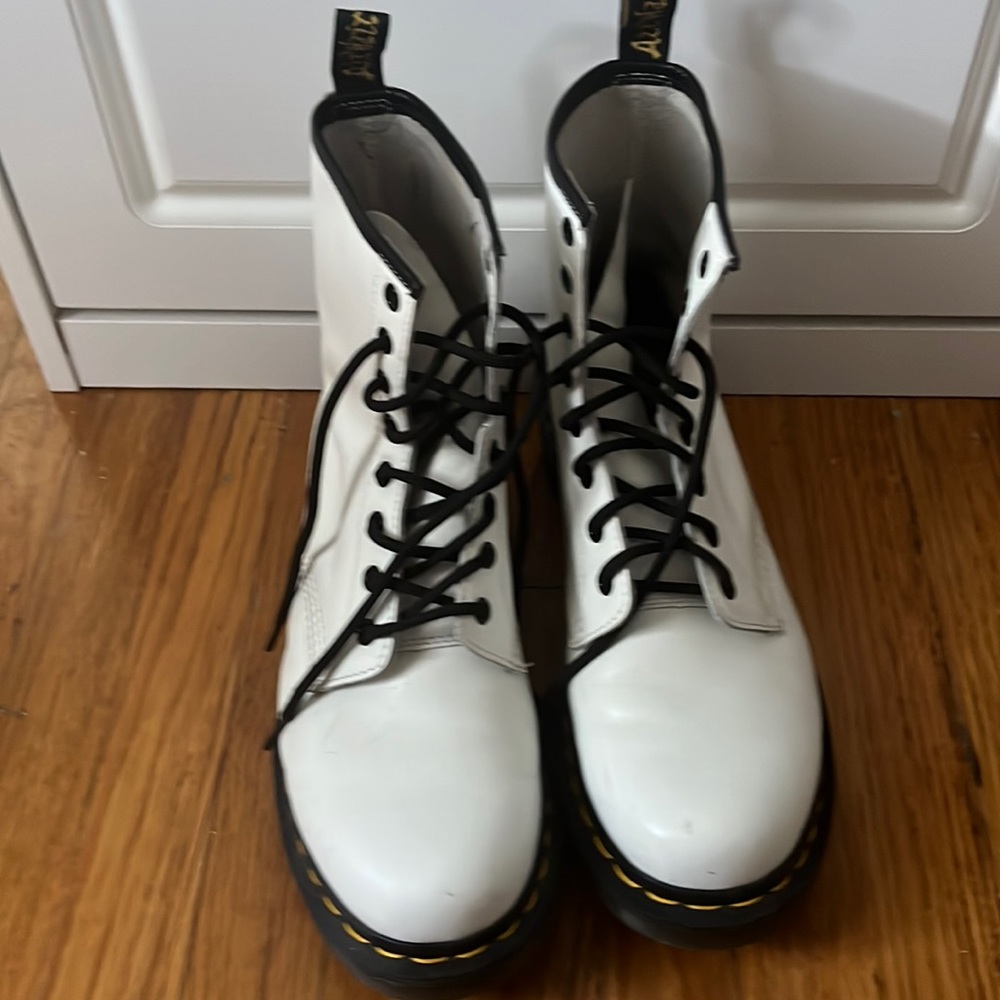 Doc martens 1460 SMOOTH LEATHER LACE UP BOOTS 10 - Picture 2 of 9